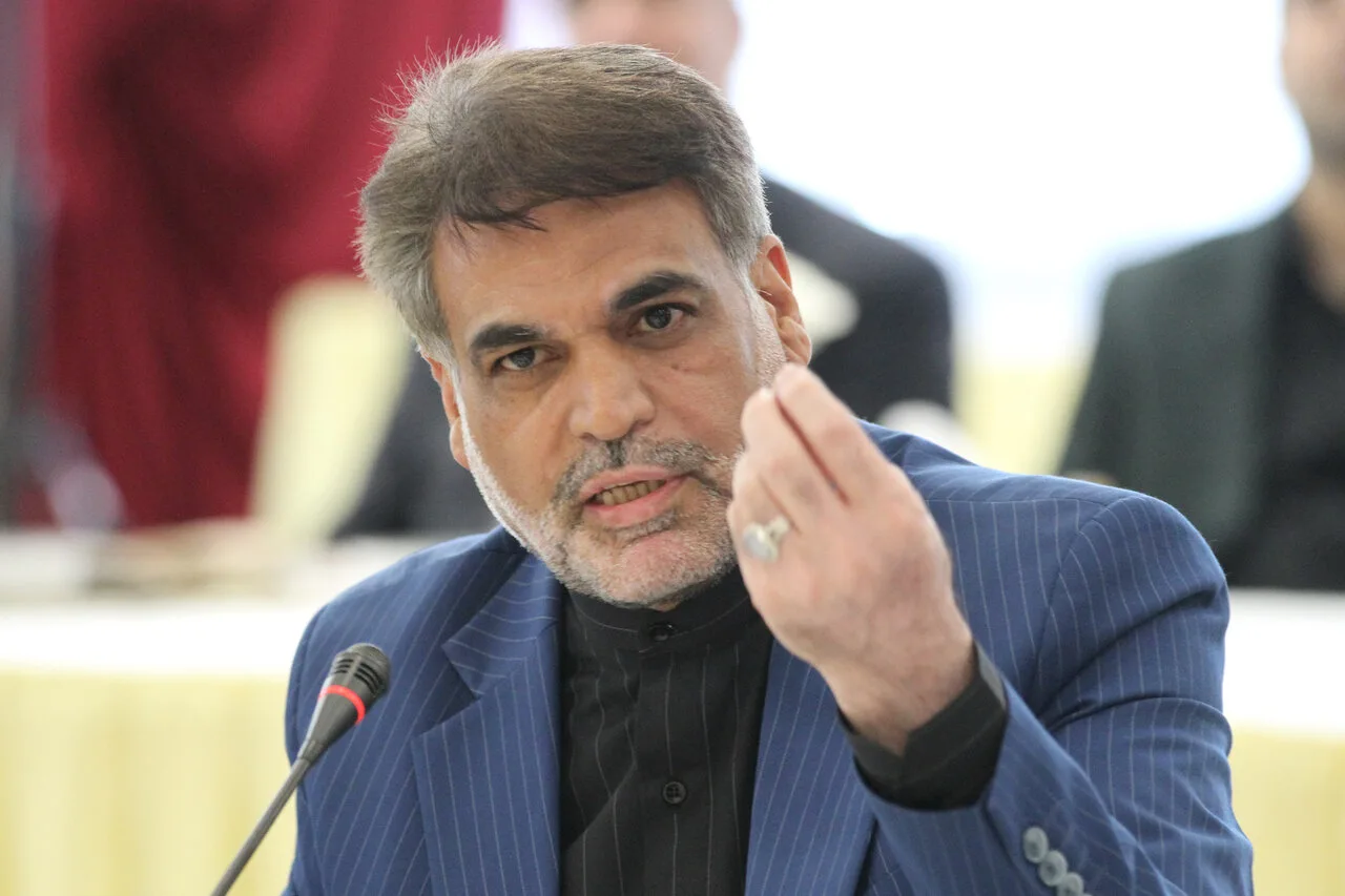 سکوت دولت و بانک مرکزی درباره افزایش نرخ دلار وحشتناک است