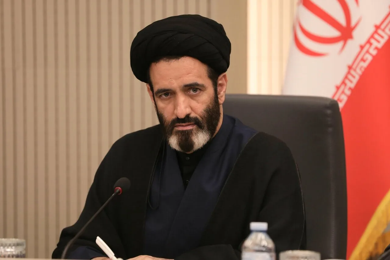 تعرفه یکسان ۱۰۰ درصدی خودرو، به نفع ثروتمندان است/ افزایش تعرفه هیبریدی‌ها جفا به کشور است