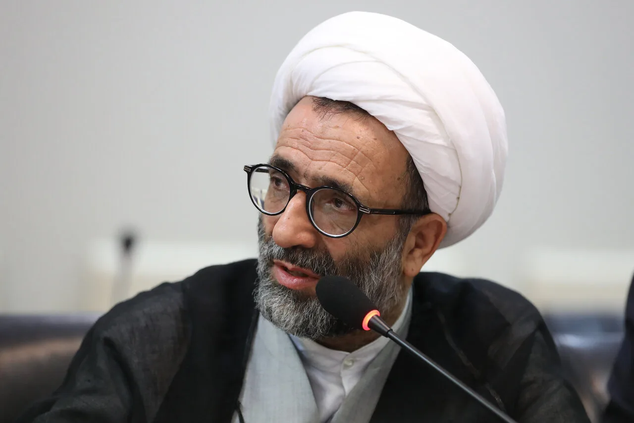 اگر افزایش قیمت بنزین در کرمان خودسرانه بوده، چرا استاندار عزل نشد؟