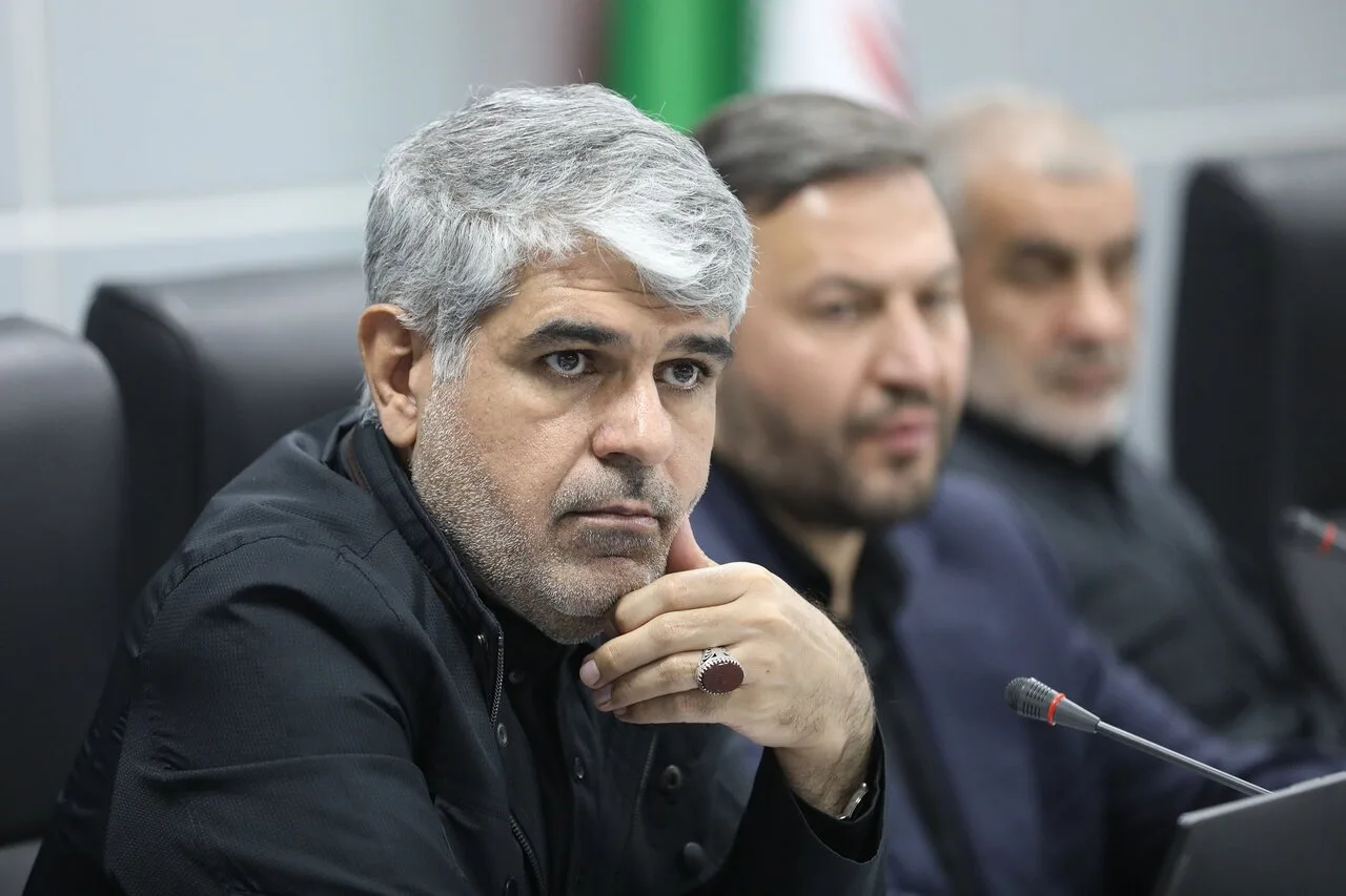نفوذ را انکار نکنید؛ قانون را به دعوای جناحی نکشید