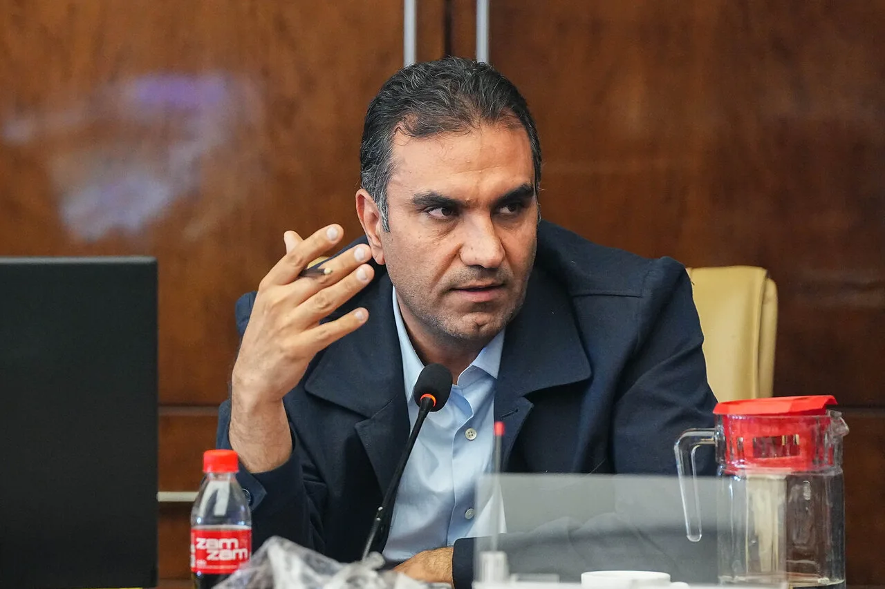 سؤال پوردهقان اردکان از وزیر اقتصاد درباره تورم ۱۴۰ درصدی و رشد نقدینگی