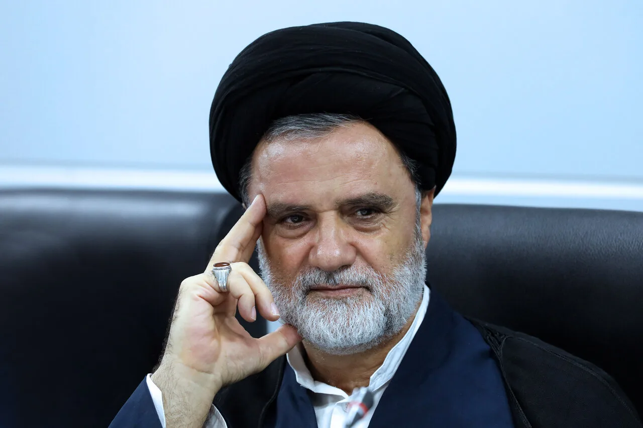 اکنون وقت امتیاز گرفتن از دشمن است، نه التماس برای مذاکره