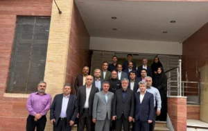 دو شاخص اساسی موفقیت سازمان رضایت کارکنان و رضایت مشتریان است دو شاخص اساسی موفقیت سازمان رضایت کارکنان و رضایت مشتریان است
